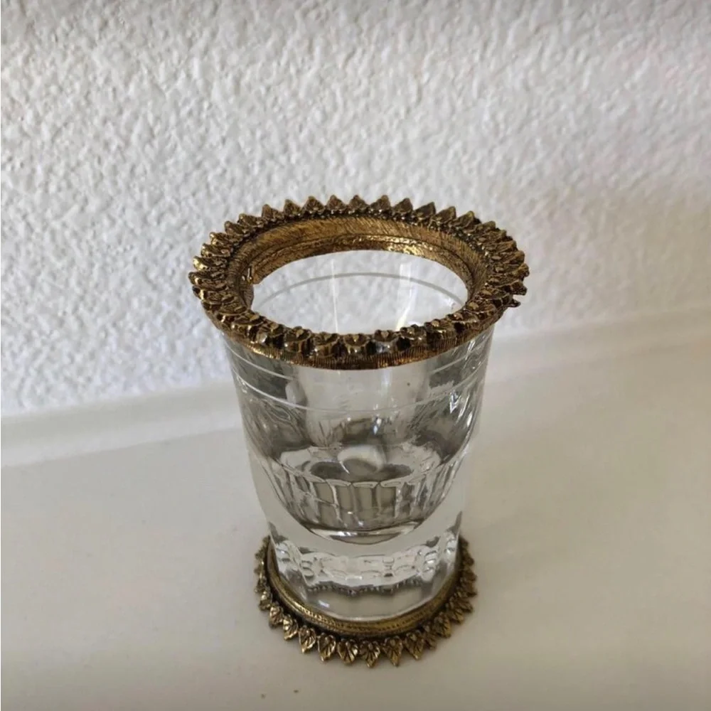 vintage antique vanity glass holder with gold metal filligree leaves - Picture 5 of 8